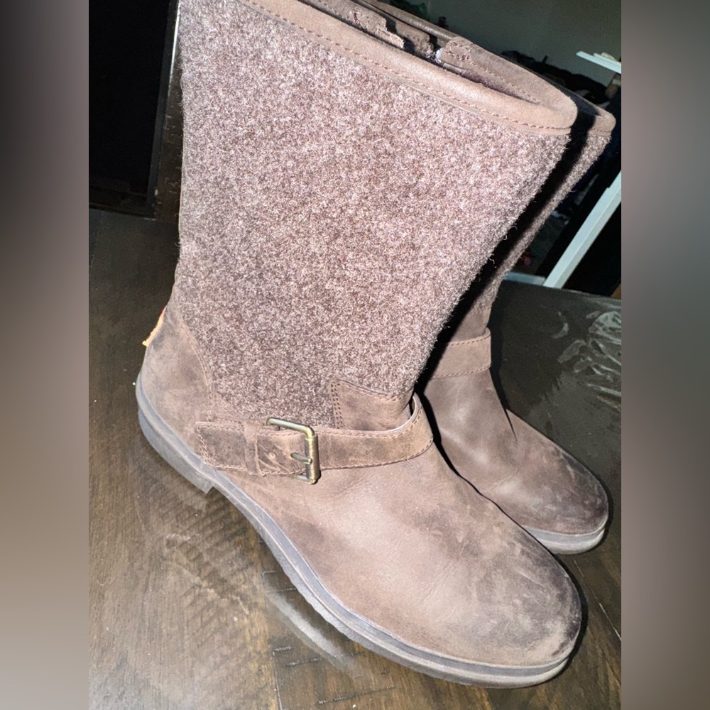 UGG Brown Winter Boots with Suede Finish